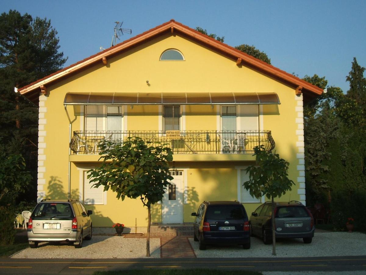 Yellow Apartmanhaz Bük Buitenkant foto